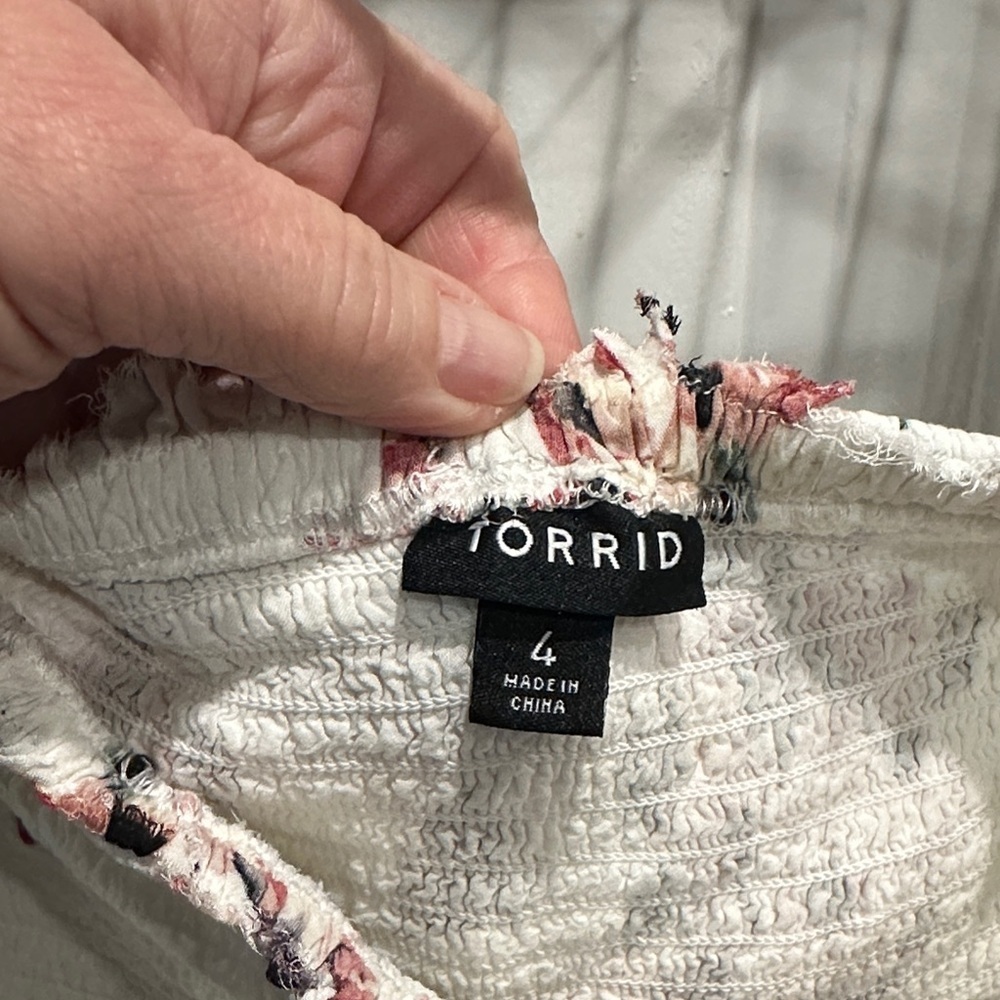 Torrid Floral Off-Shoulder Women's Top - Picture 2 of 10